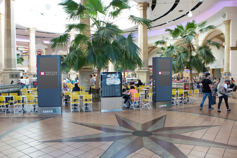 Digitaler Werbescreen im Einkaufszentrum in Oberhausen